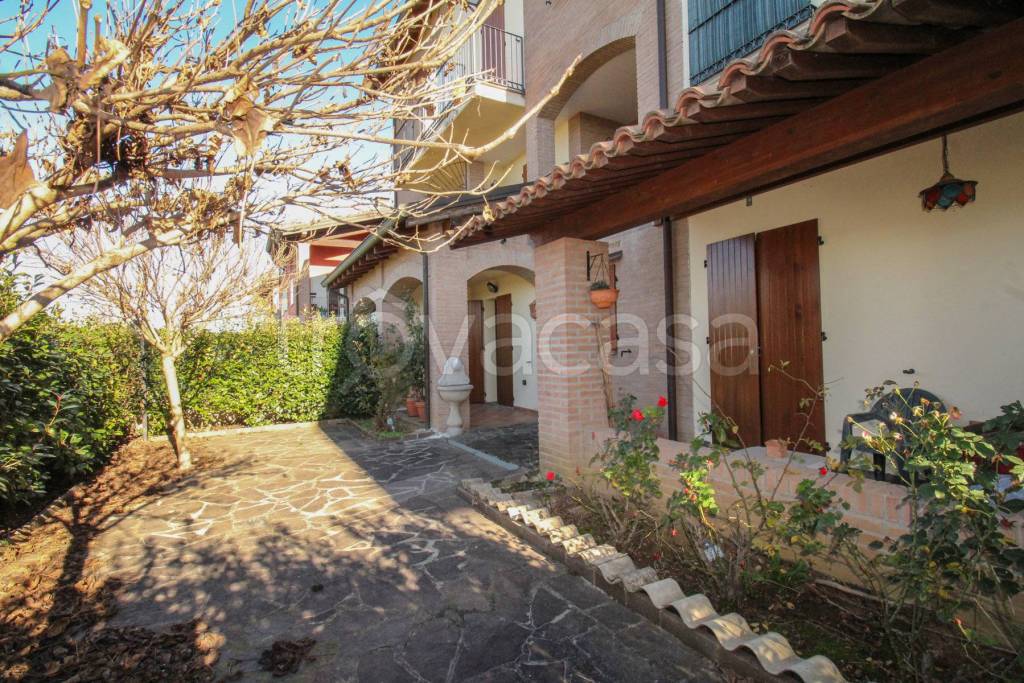 Villa Bifamiliare in vendita a Montechiarugolo via Tullio Candian, 10
