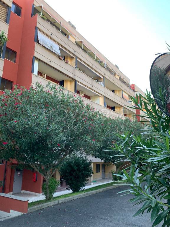 Appartamento in vendita a Roma via Domenico Modugno, 130
