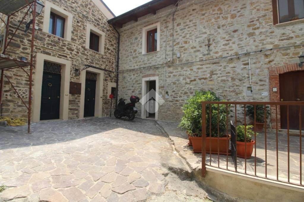 Villa a Schiera in vendita a Ogliastro Cilento via Agresti, 12