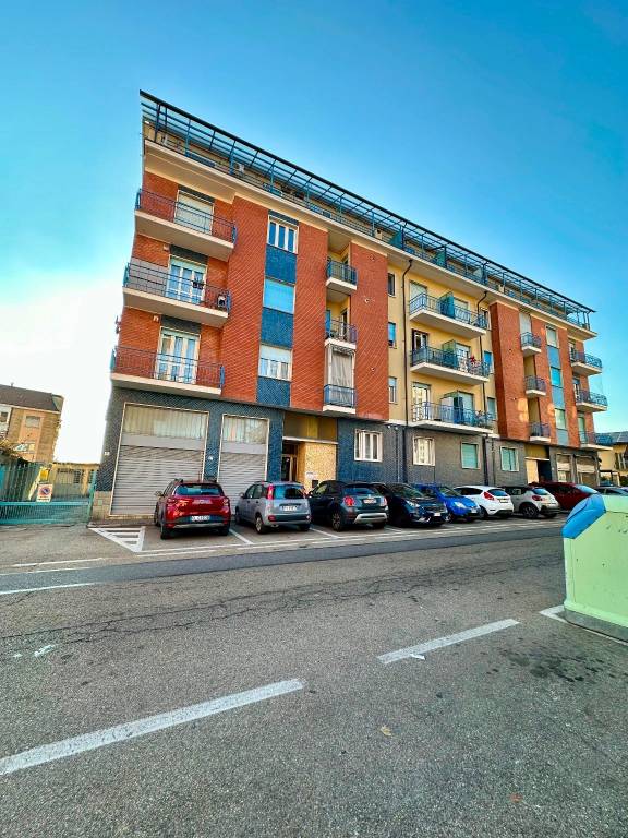 Appartamento in vendita a Grugliasco strada Antica di Rivoli, 69