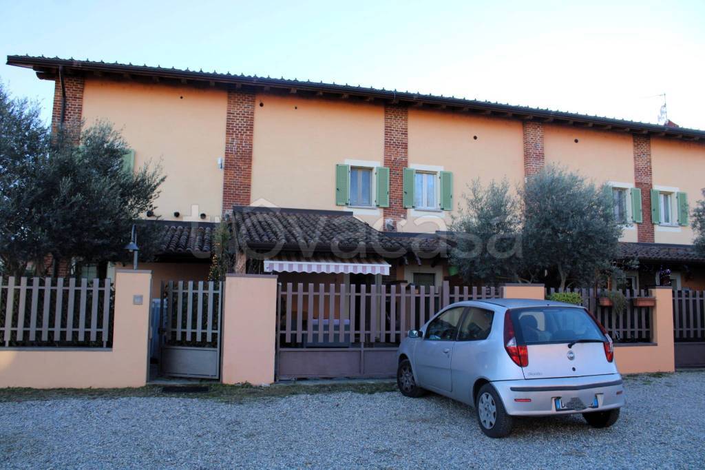 Villa a Schiera in vendita a Prarolo cascina Gambarina