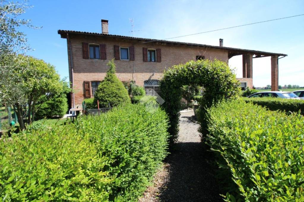 Villa in vendita ad Anzola dell'Emilia via Fiorini, 37