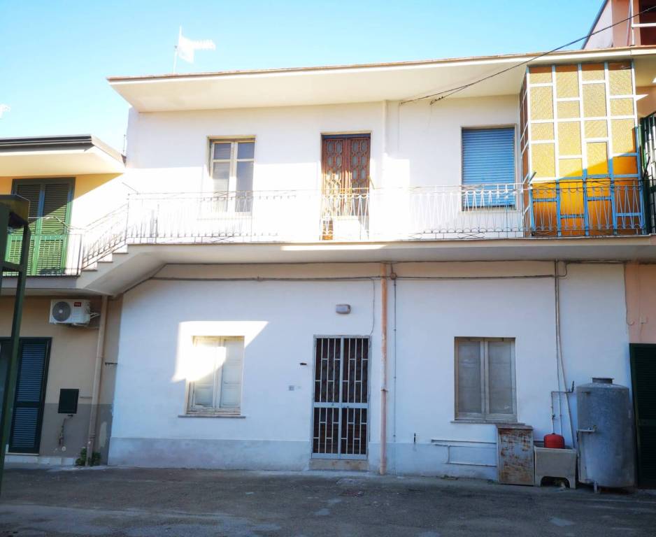 Appartamento in vendita a Orta di Atella strada Provinciale caivano-aversa, 80