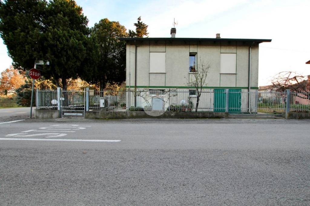 Casa Indipendente in vendita a Savignano sul Rubicone via Marche, 1