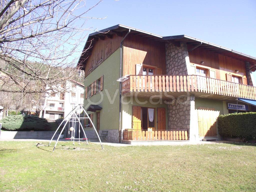 Villa Bifamiliare in vendita a Castione della Presolana via Sorte