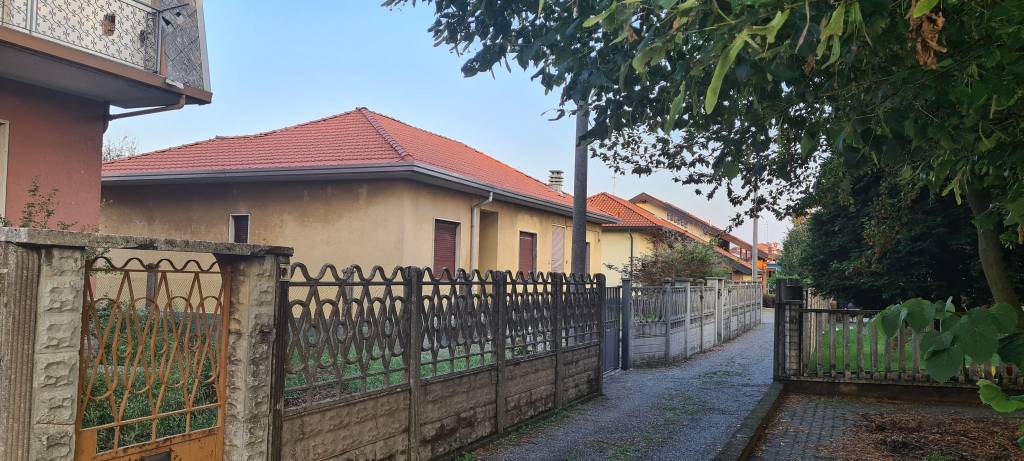 Villa in vendita a Gerenzano via Palestrina