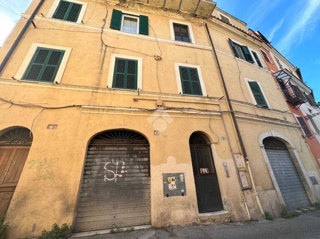 Appartamento in vendita a Tivoli via domenico Giuliani, 9
