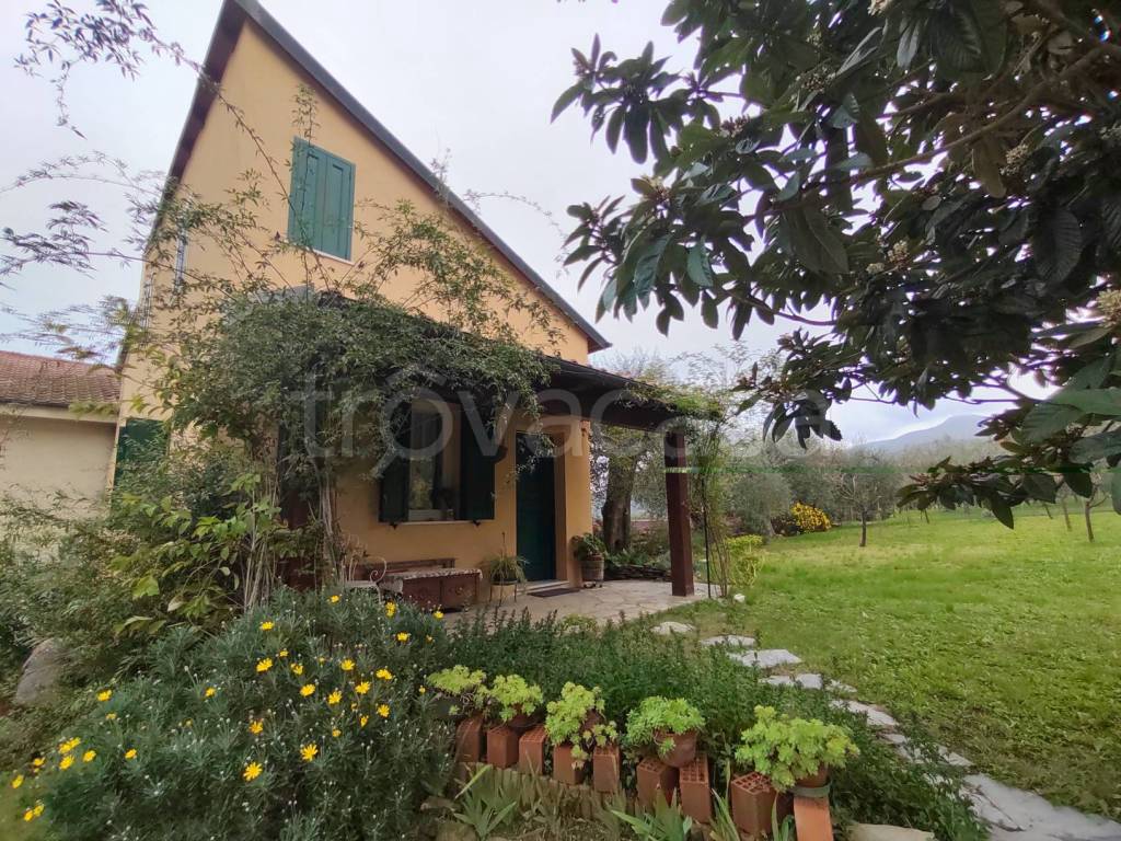 Villa in vendita a Garlenda borgata Cantone