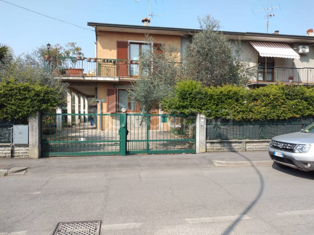 Villa Bifamiliare in vendita a San Zeno Naviglio via Veneto