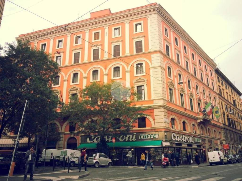 Appartamento in vendita a Roma via Germanico
