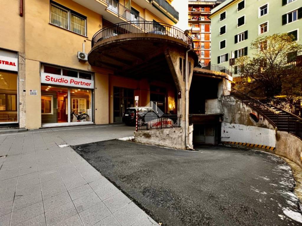 Posto Auto in affitto a Genova via montevideo