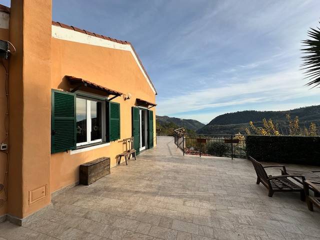Villa Bifamiliare in vendita a Finale Ligure località Centro Olle