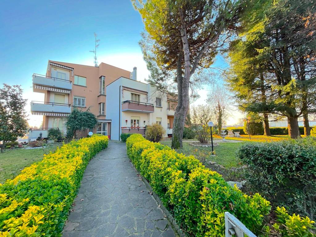 Appartamento in vendita a Montechiarugolo via Montepelato Sud, 78