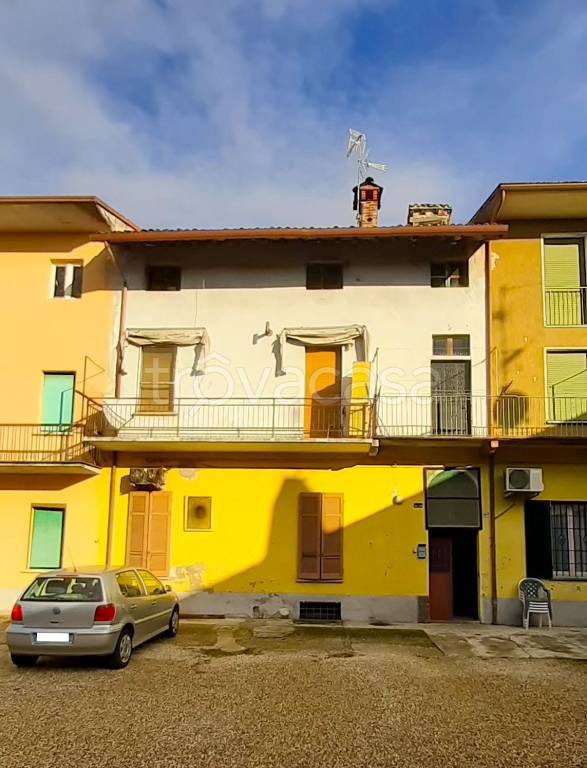 Appartamento in vendita a Dorno piazza Dante Alighieri, 25