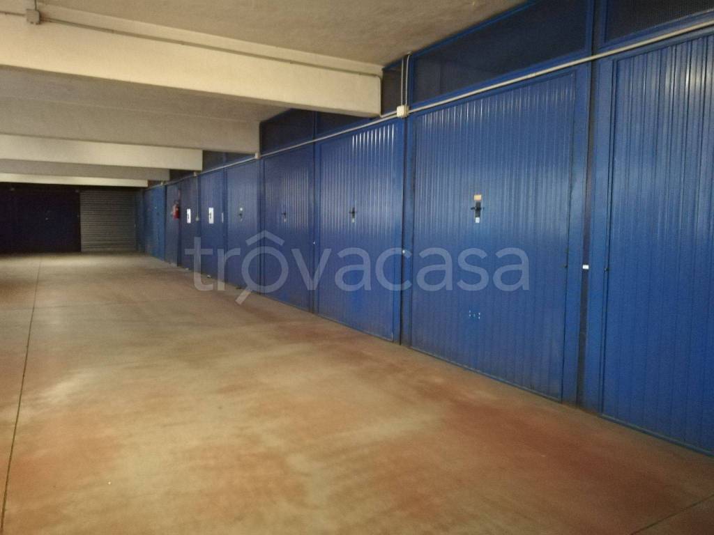 Garage in vendita a Torino via Tofane, 41