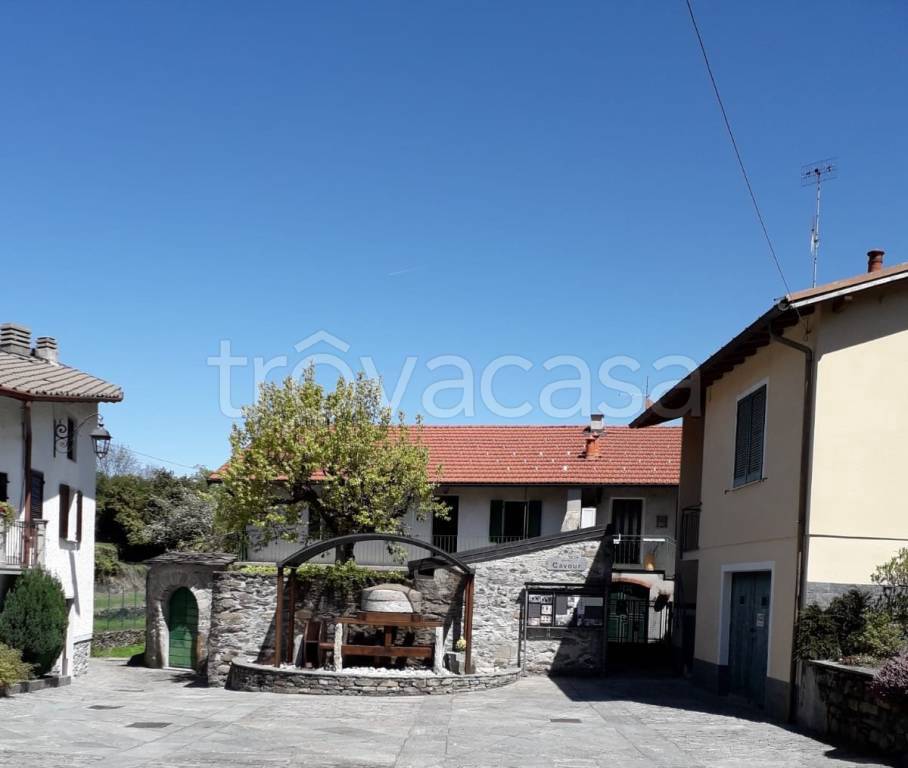 Villa in vendita a Tronzano Lago Maggiore