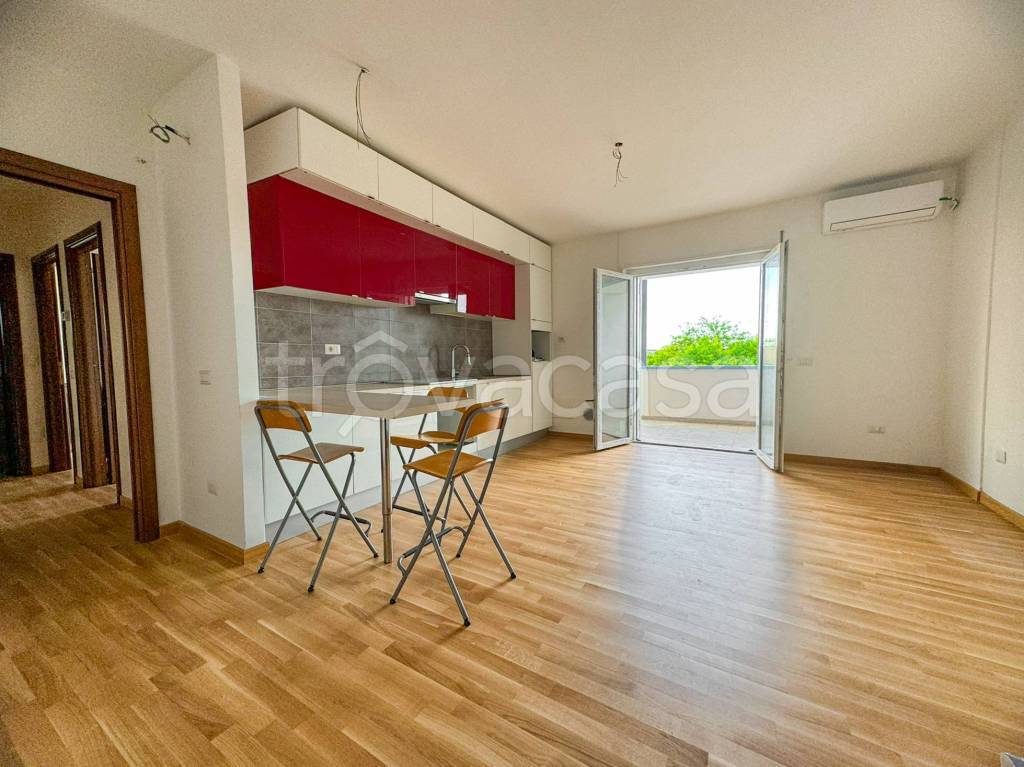 Appartamento in vendita a Roma via Montecassiano, 78