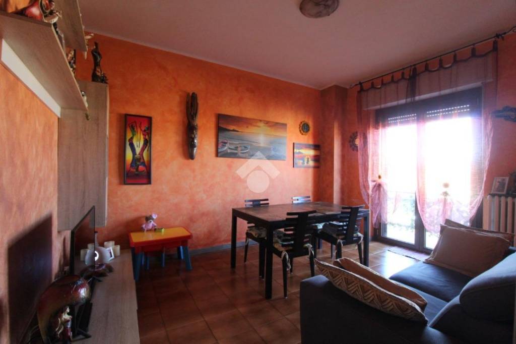 Appartamento in vendita a Rescaldina via Prealpi, 24