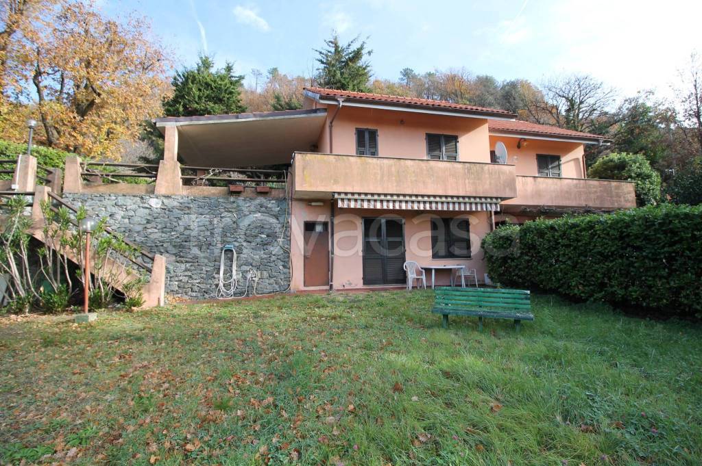 Villa a Schiera in vendita a Celle Ligure via Gameragna, 39