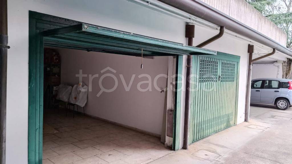 Garage in vendita a Isola Vicentina piazza Enrico Mattei