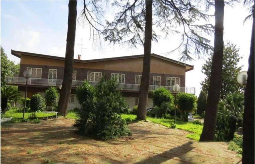 Villa in vendita a Roma via Anagnina, 588