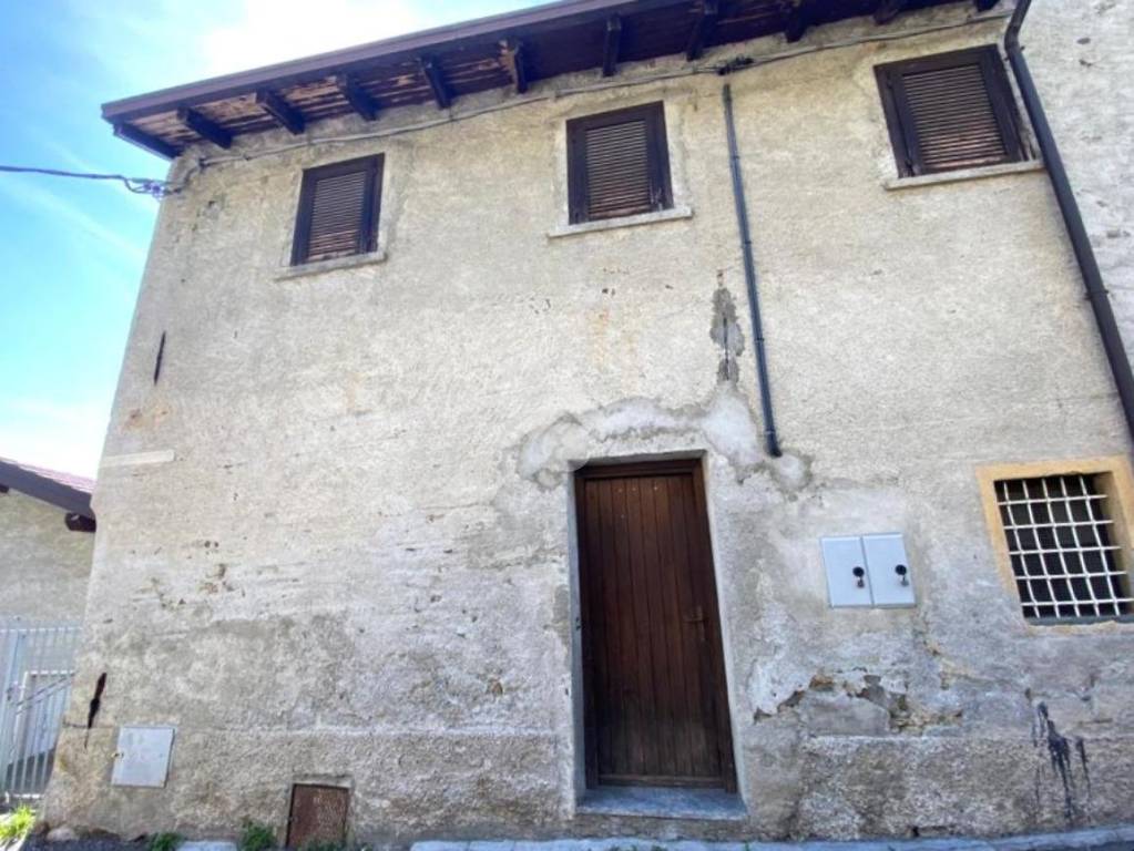 Appartamento in vendita a Buglio in Monte via s. Gerolamo