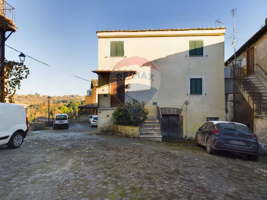 Appartamento in vendita a Campagnano di Roma via zuccari, 29