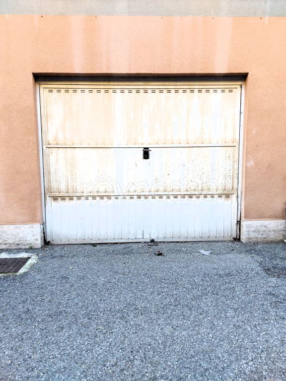 Garage in vendita a Messina via Contrada dei Bianchi
