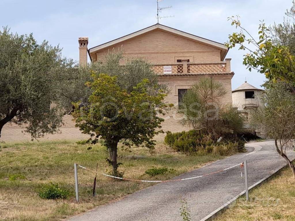 Villa in in vendita da privato a Loreto Aprutino contrada Colle Ospedale, 1