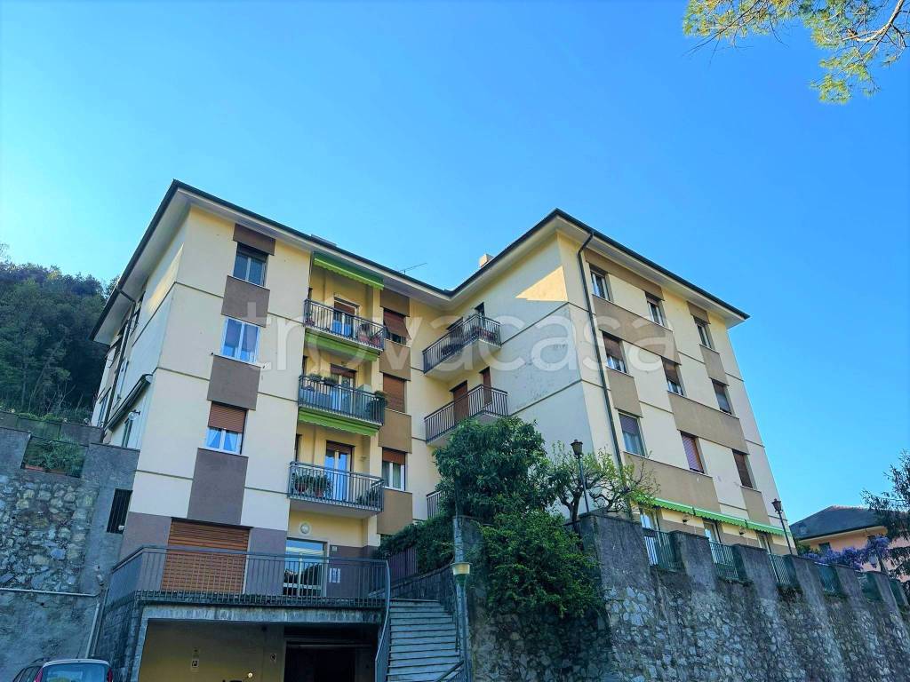 Appartamento in vendita a Genova via Percy Bysshe Shelley, 27
