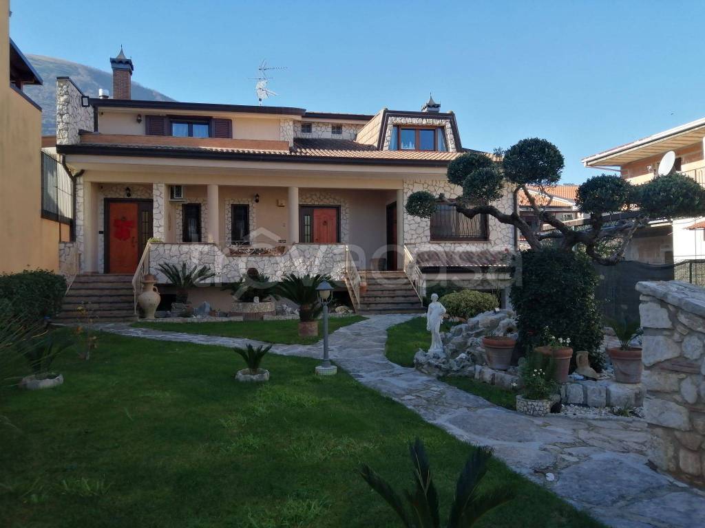 Villa Bifamiliare in in vendita da privato ad Airola via Caracciano, 34