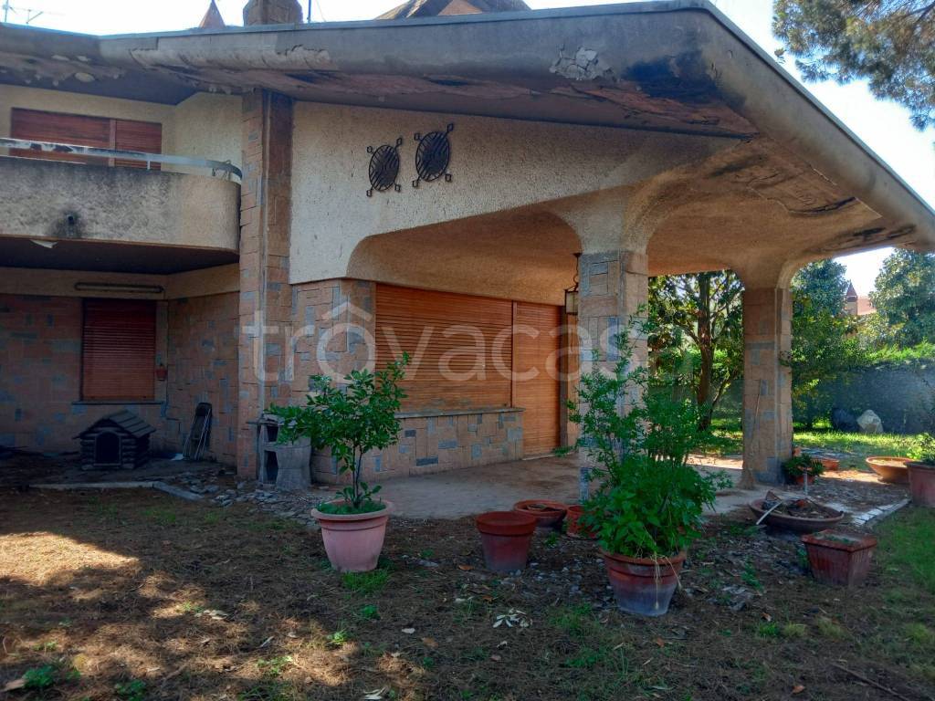 Villa a Schiera in vendita ad Ardea via Tevere