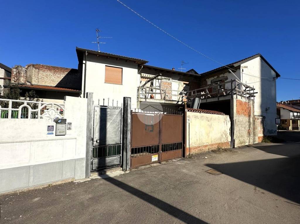Casa Indipendente in vendita a Santo Stefano Ticino vicolo Sant'Anna, 13