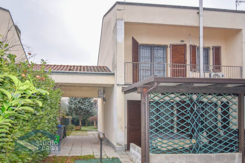 Villa a Schiera in vendita a Ossago Lodigiano via roma 38
