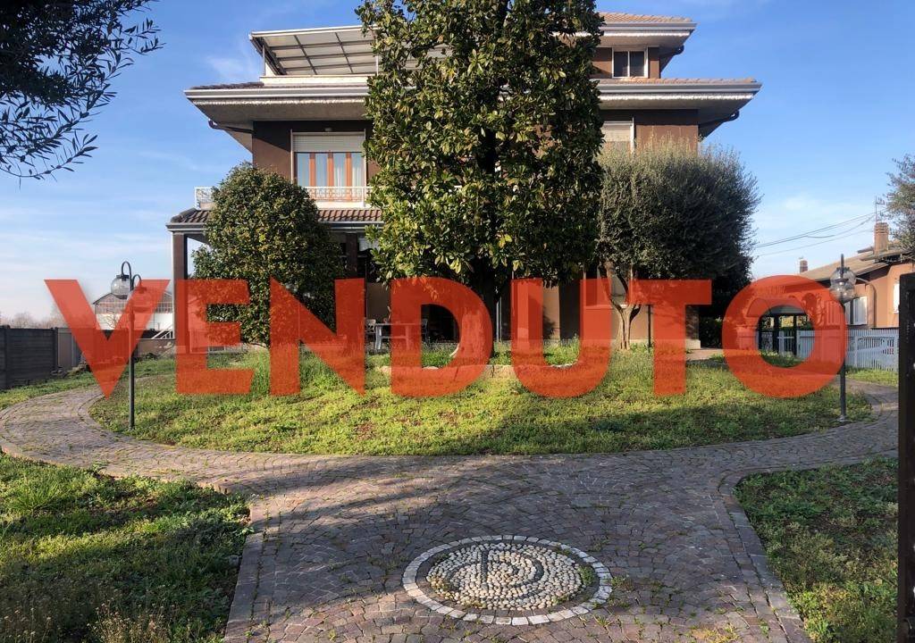 Villa in vendita ad Arluno via Volturno, 32