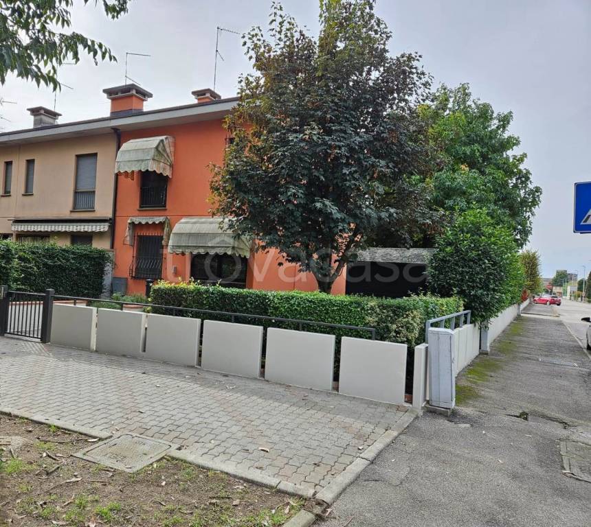 Villa a Schiera in in vendita da privato a Viadana via Gino Solazzi, 30