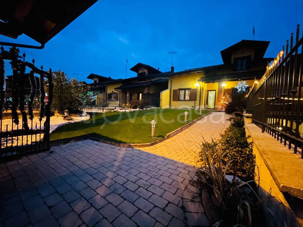 Villa a Schiera in vendita a Torrazza Piemonte via Giuseppe Garibaldi