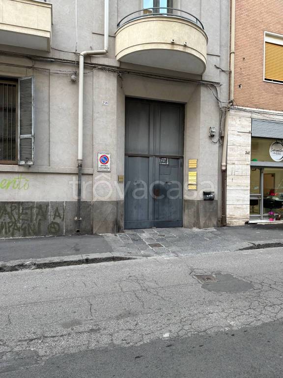 Magazzino in in affitto da privato a Catania via Francesco Crispi, 239