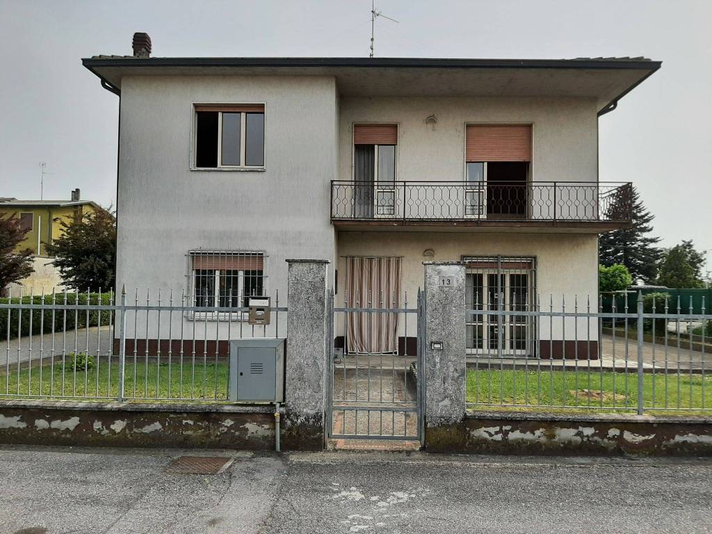 Villa in in vendita da privato a Corte de' Frati via della Concordia, 13