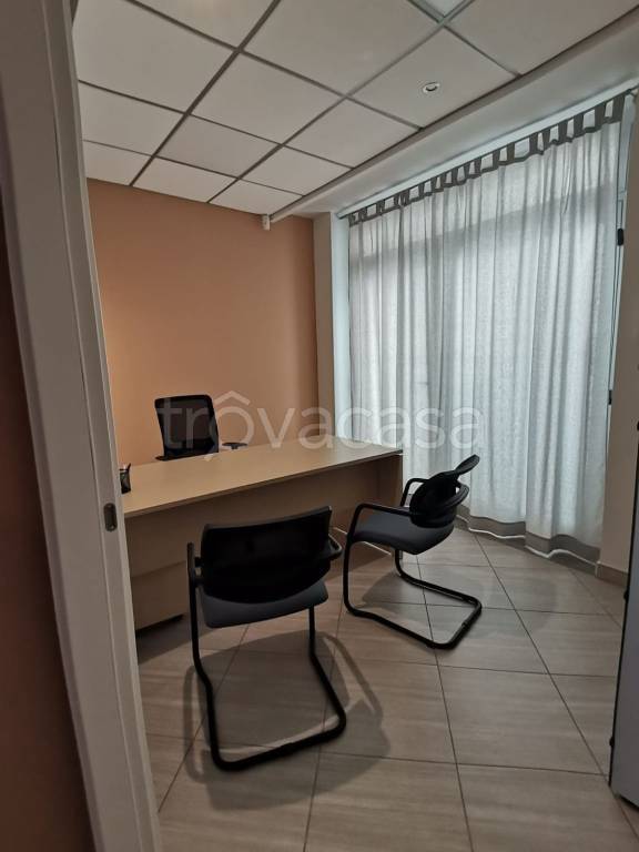 Ufficio in in affitto da privato a Gioiosa Ionica via Francesco Logozzo, 3