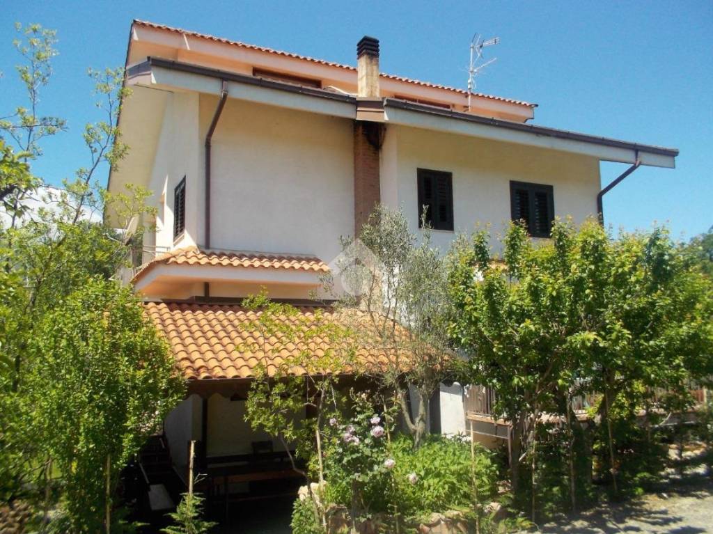 Villa in vendita a Castrolibero via Domenico Martire, 3
