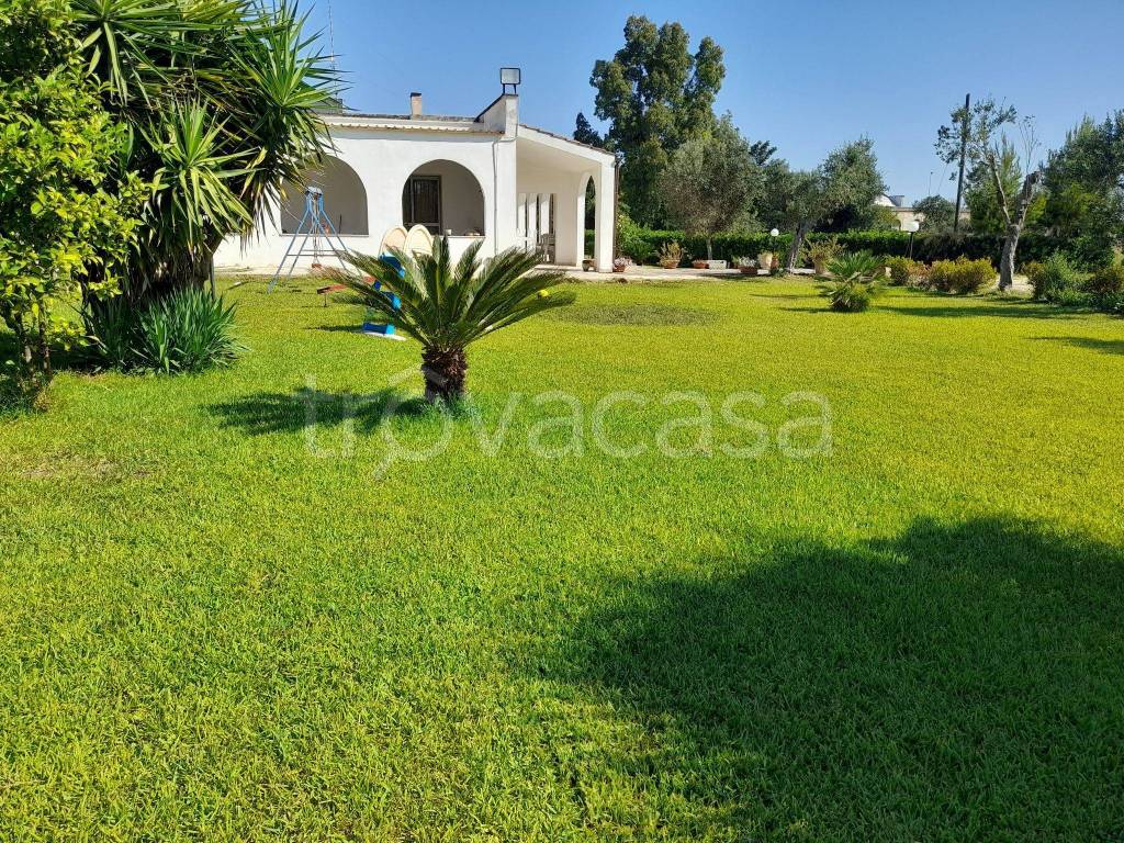 Villa in in vendita da privato ad Arnesano strada Provinciale Arnesano Lecce, 11