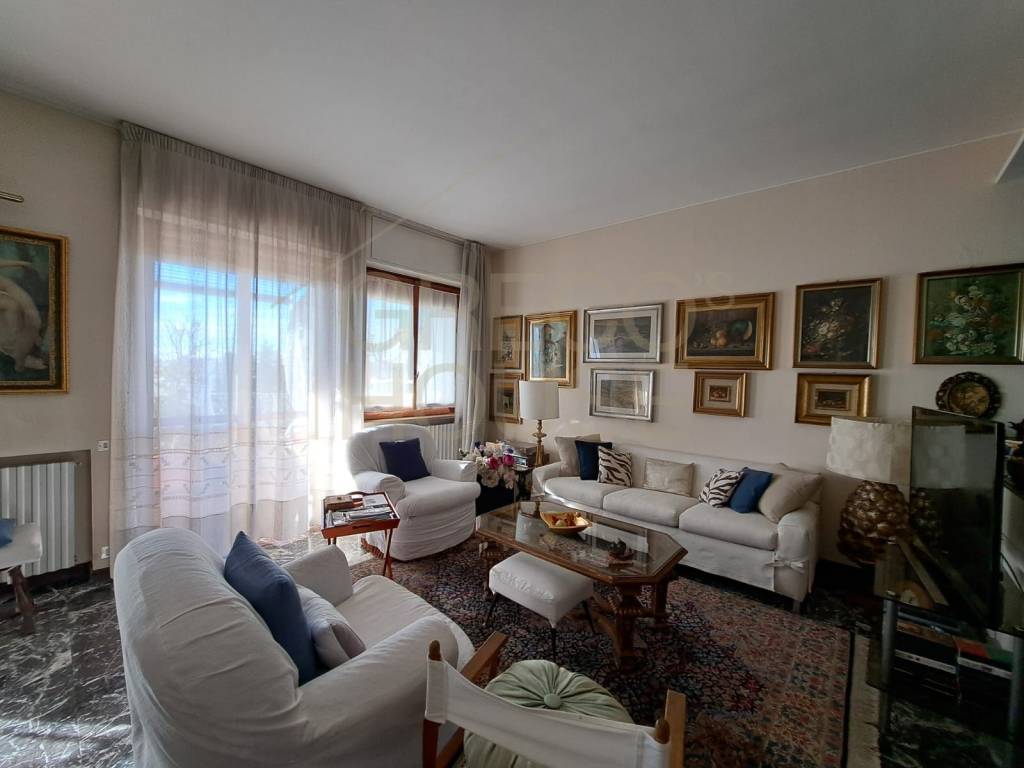 Appartamento in vendita a Gallarate via Alessandro Volta, 5
