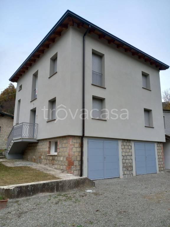 Villa Bifamiliare in vendita a Casina località Madonica