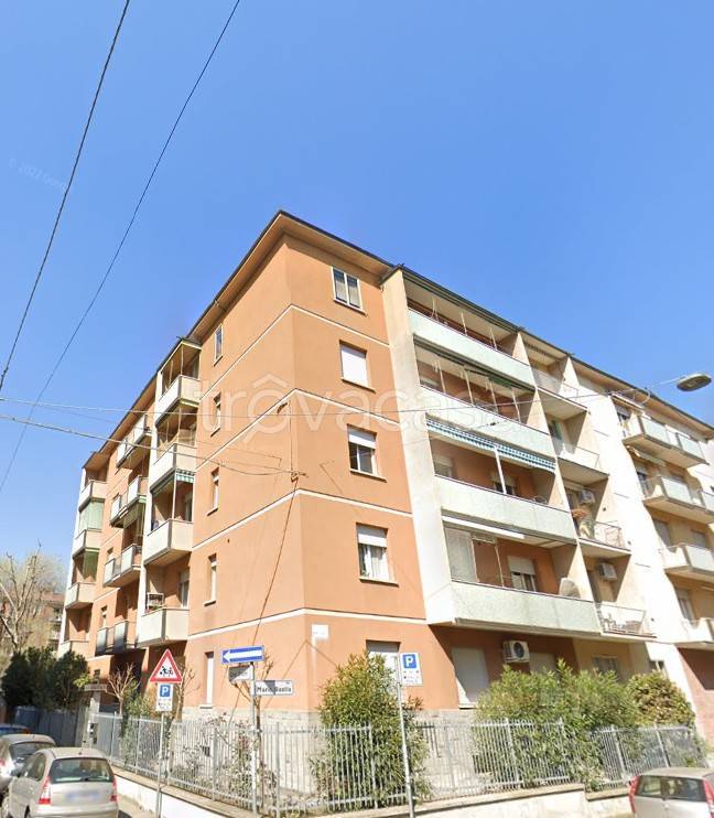 Appartamento in affitto a Bologna via Mario Bastia