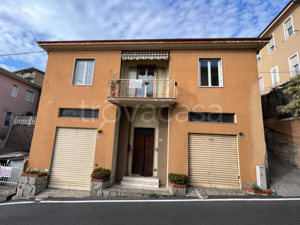 Villa Bifamiliare in vendita a Imperia via Ivanoe Amoretti, 1