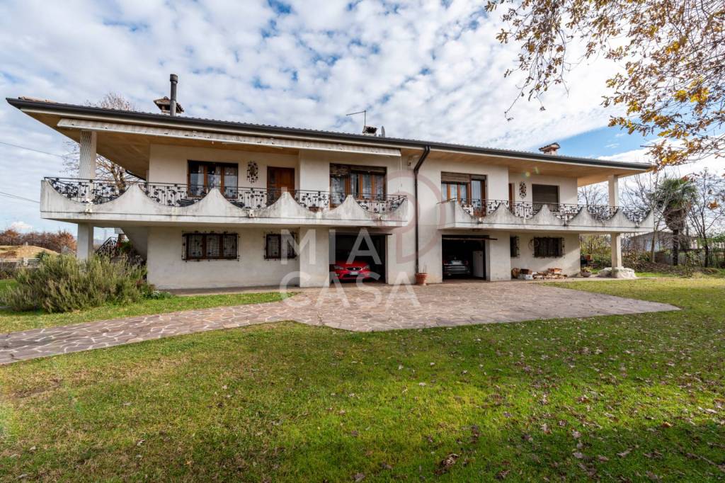 Villa Bifamiliare in vendita a Pieve di Soligo via Schenelle, 5