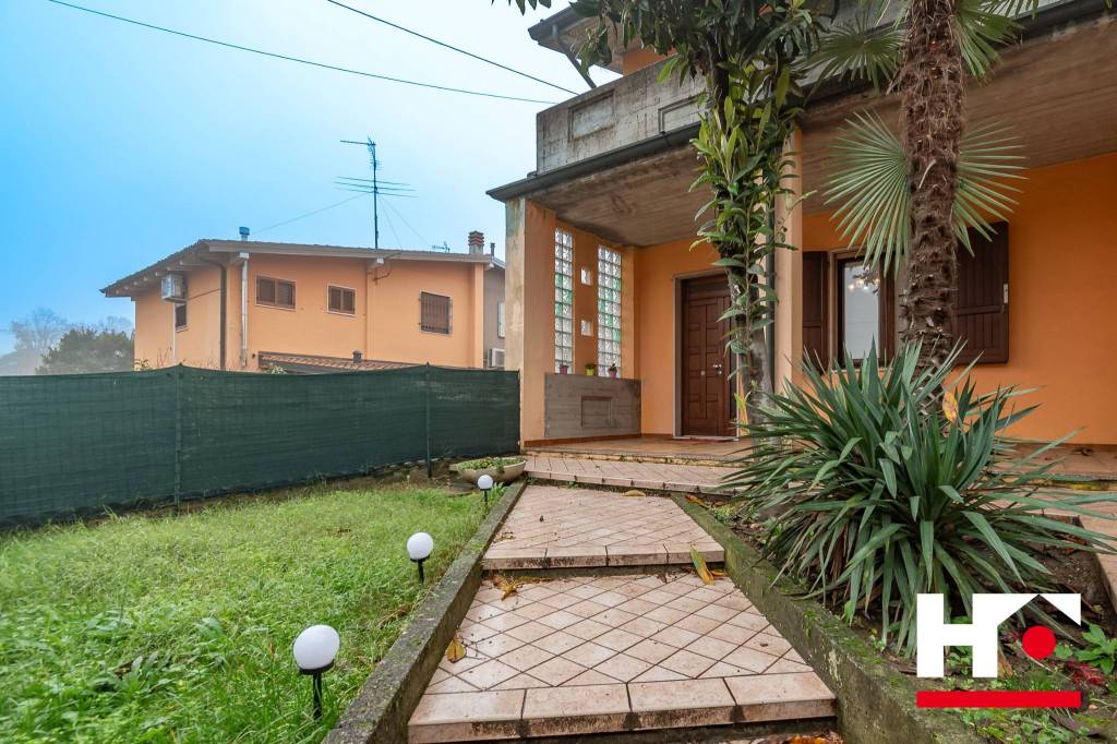 Villa Bifamiliare in vendita a Verolanuova via Vittorio Alfieri, 11