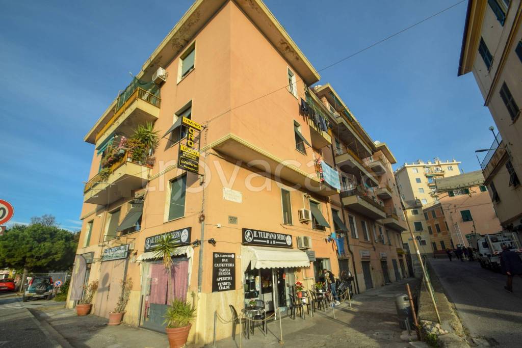 Appartamento in vendita a Genova via Prà, 60A