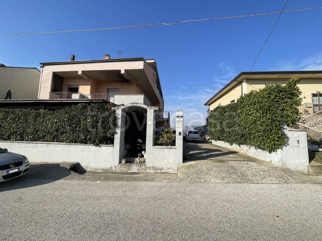 Appartamento in vendita a Pratola Serra via San Michele
